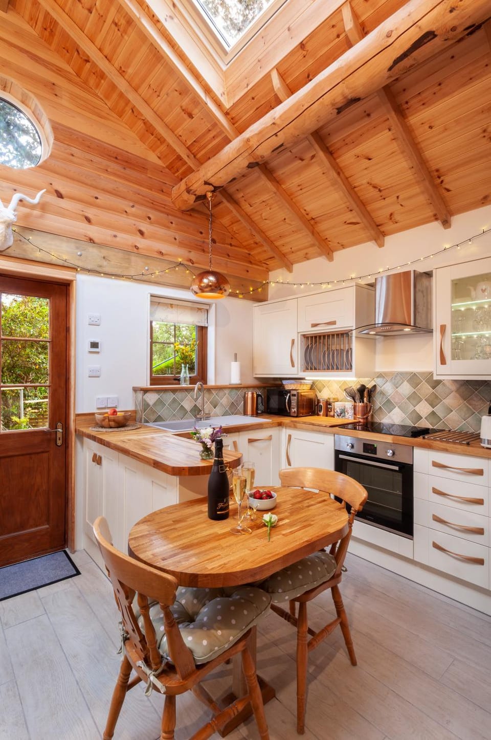 Porthole Log Cabin Cabin in Minehead