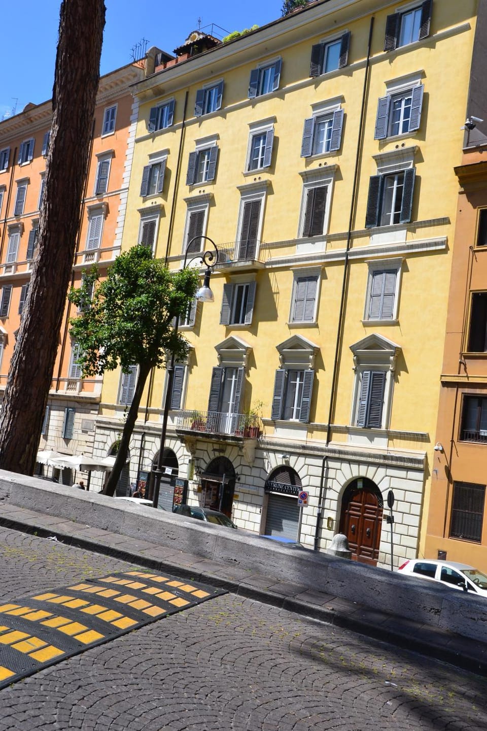 Facade/entrance