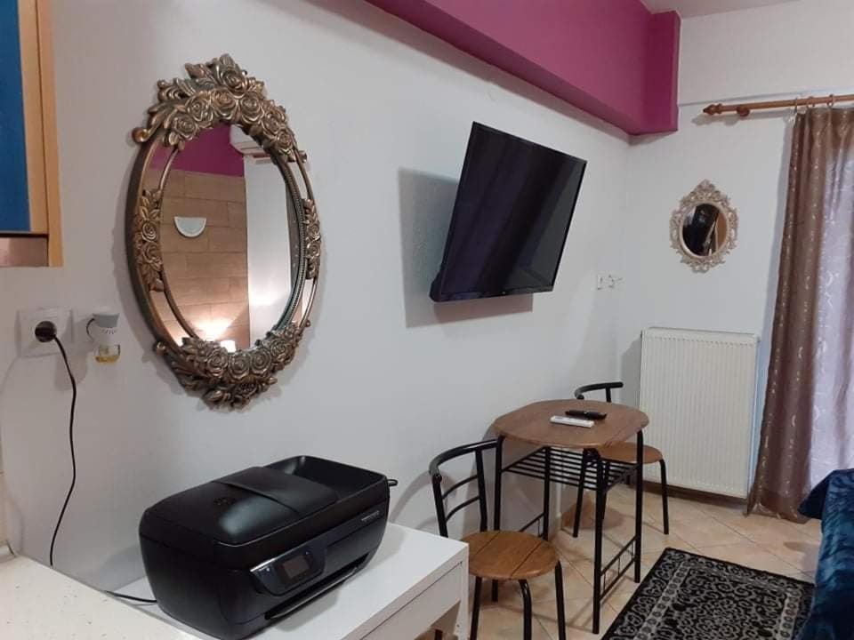 G M 6 ROOMS KENTRO in the heart of the city Apartment in Peloponnese, Western Greece and the Ionian