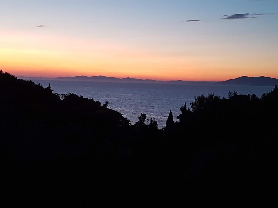 Navarro Hill Resort Bed and Breakfast in Porto Santo Stefano