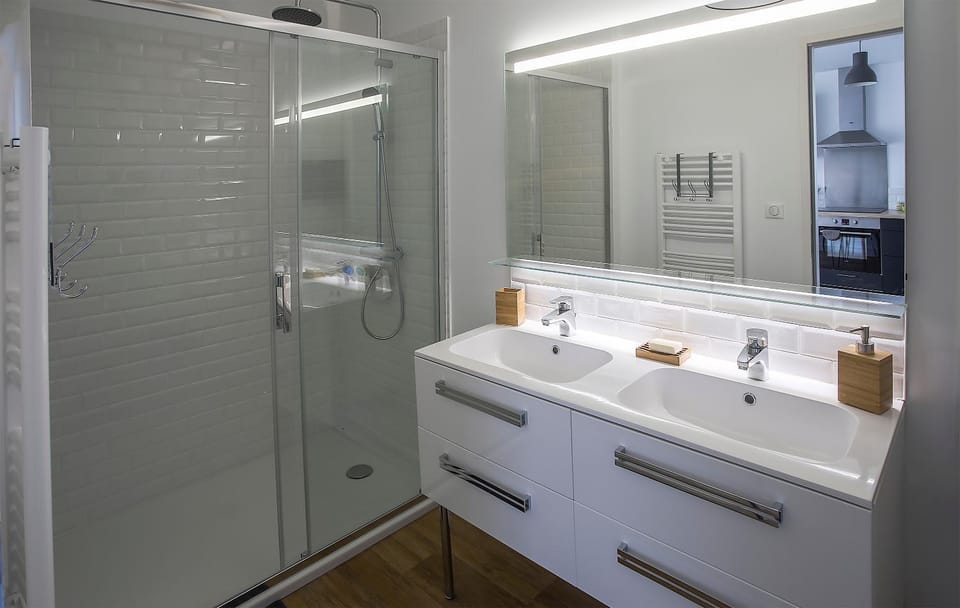 Shower, Bathroom
