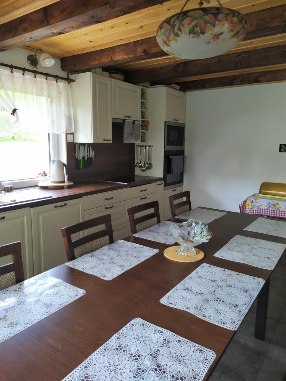 Dining area, Communal kitchen, stove