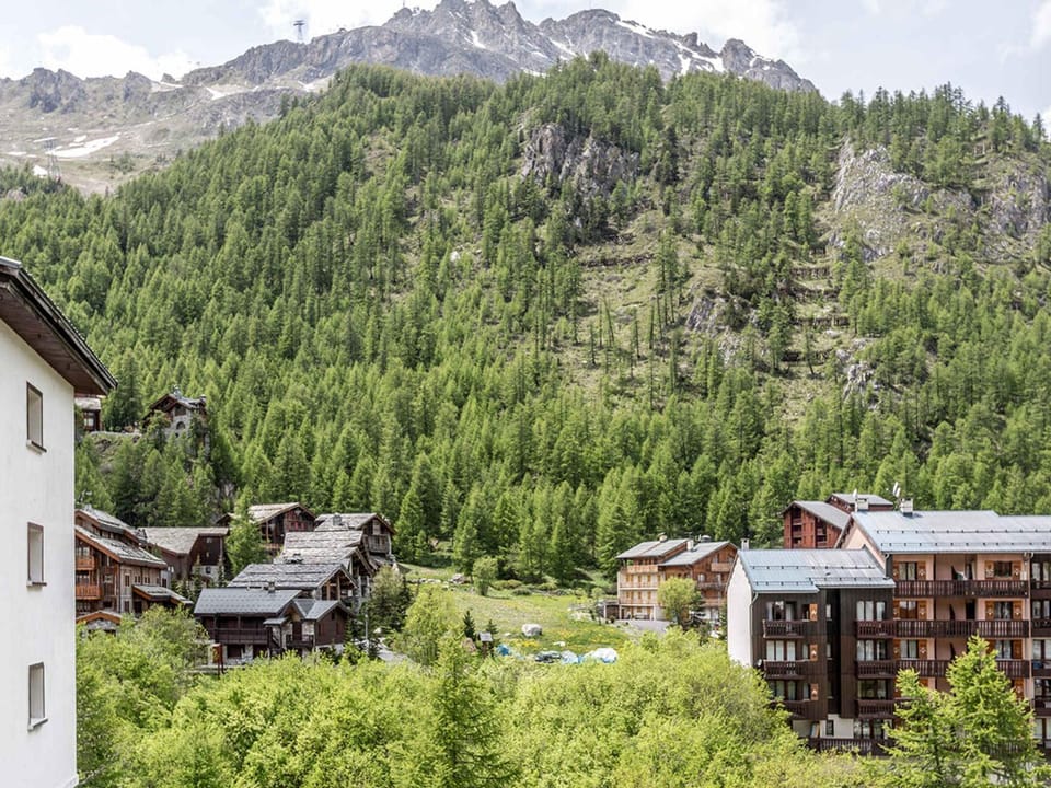 Superbe appartement au centre, proche pistes & commerces, 6 pers, WIFI - FR-1-519-21 Apartment in Val dIsere