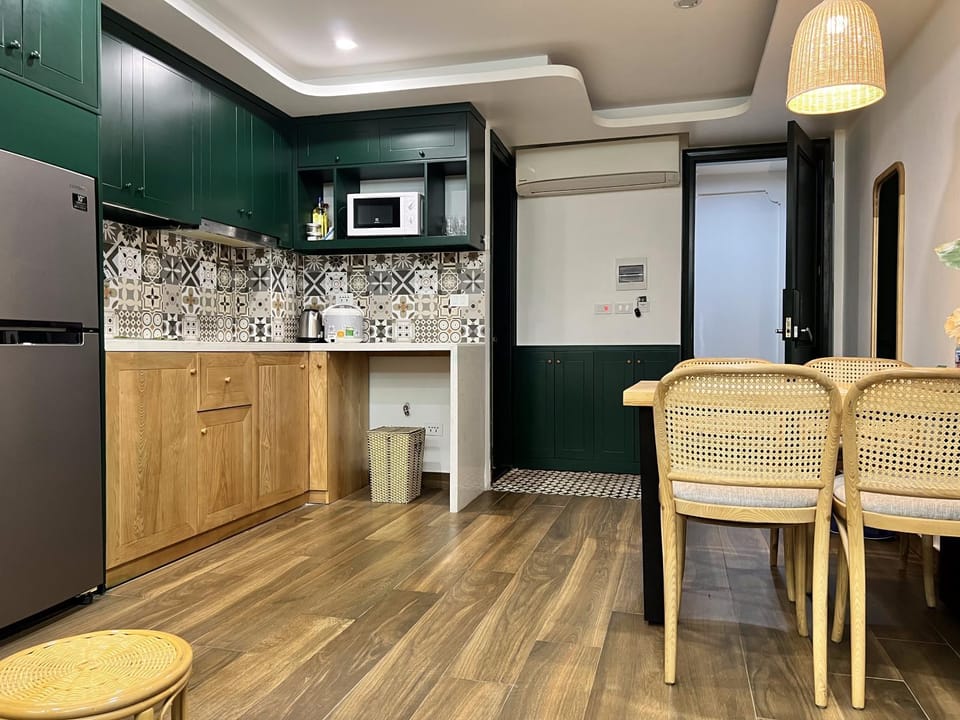 Kitchen or kitchenette, Dining area, Communal kitchen