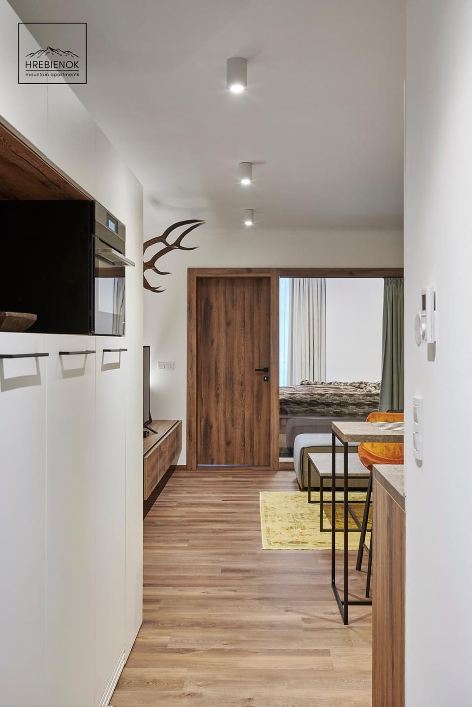 TV and multimedia, Living room, Seating area, Dining area, Bedroom