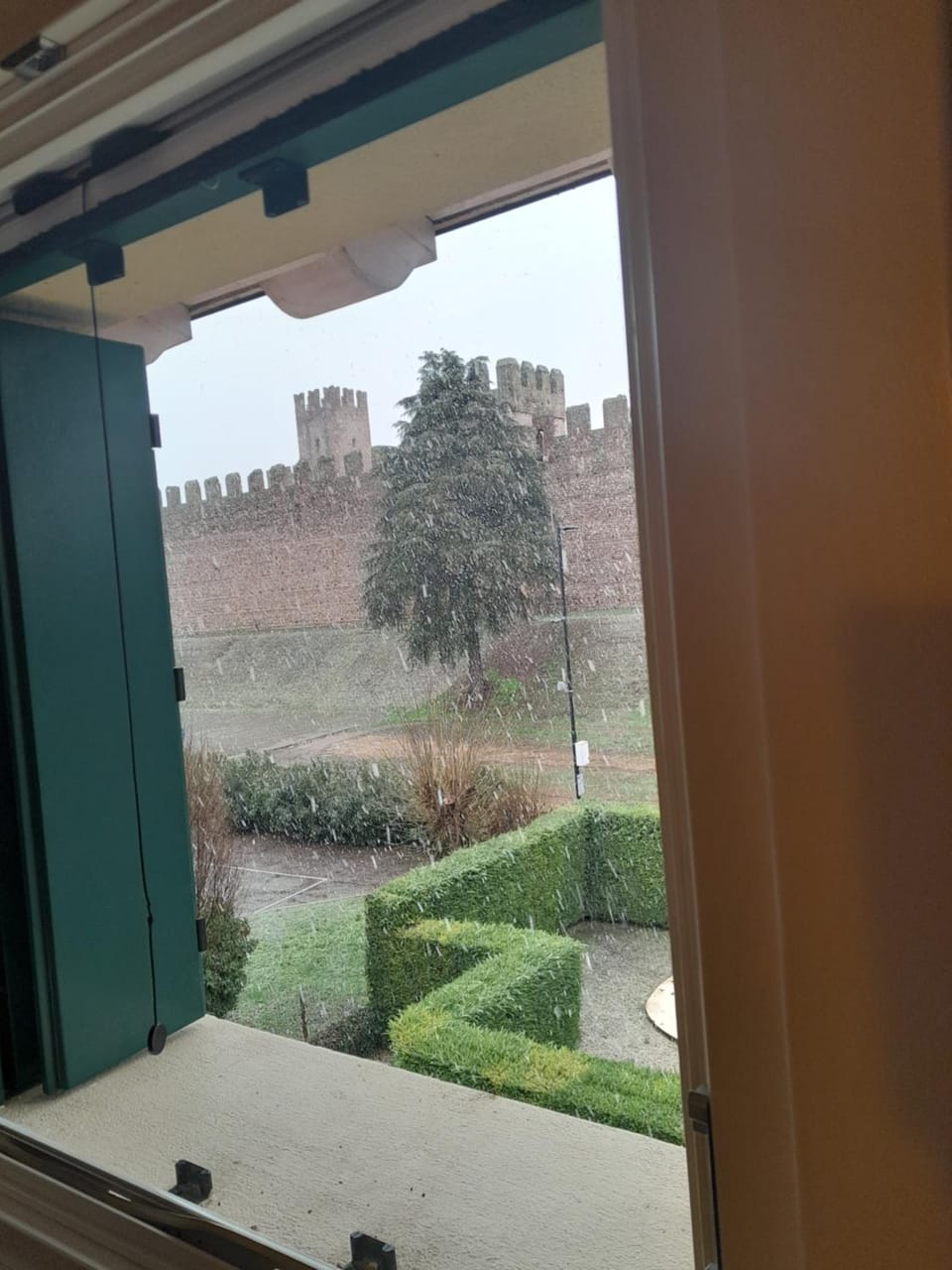Day, Garden view