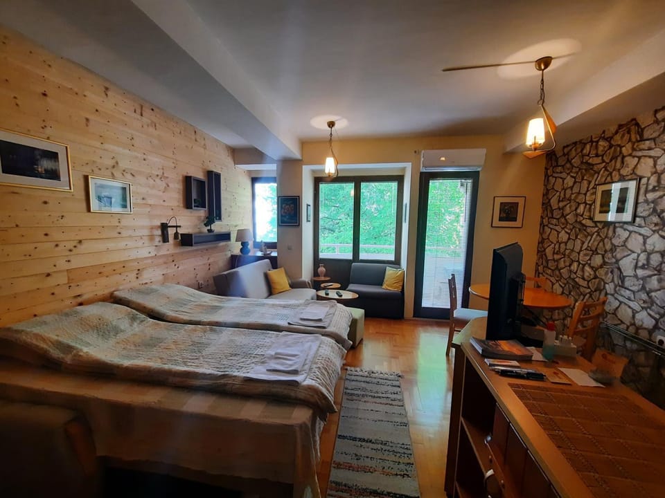 Bed, TV and multimedia, Photo of the whole room, Evening entertainment, Bedroom