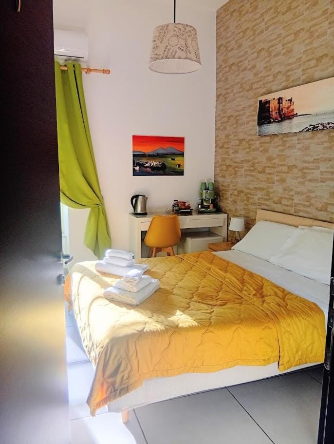 Megaride Santa Lucia Bed and Breakfast in Naples