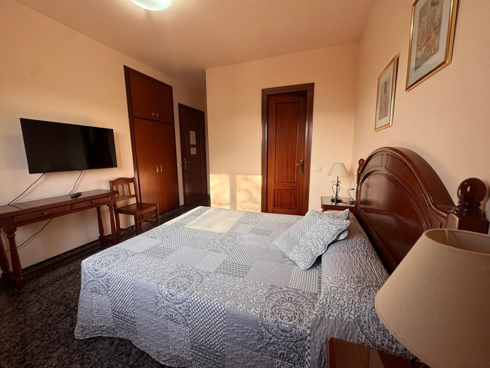 Hostal El Violí Bed and Breakfast in Cardona
