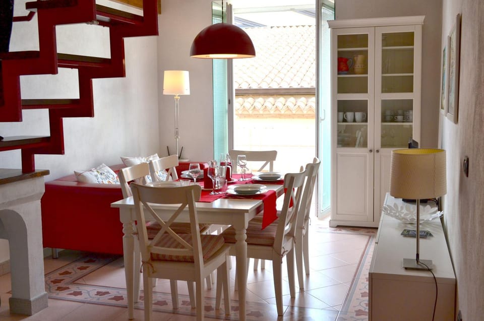 Living room, Photo of the whole room, Dining area