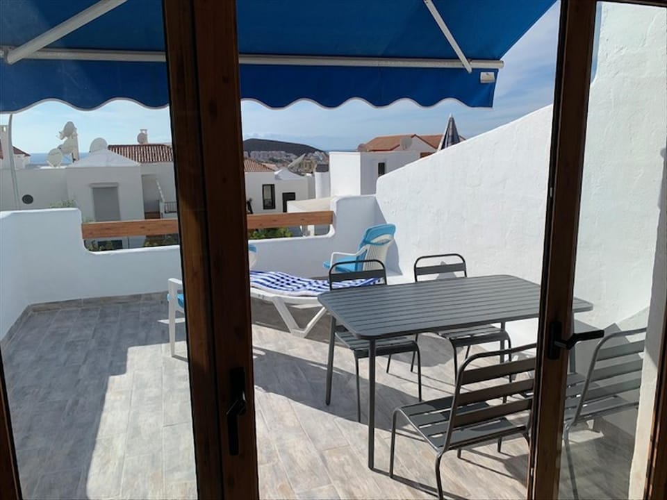 Patio, Balcony/Terrace, Sea view, Street view