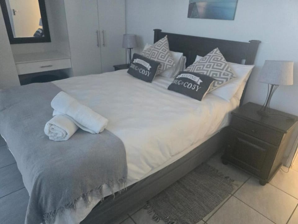 Bed, Bedroom, hair dryier, towels