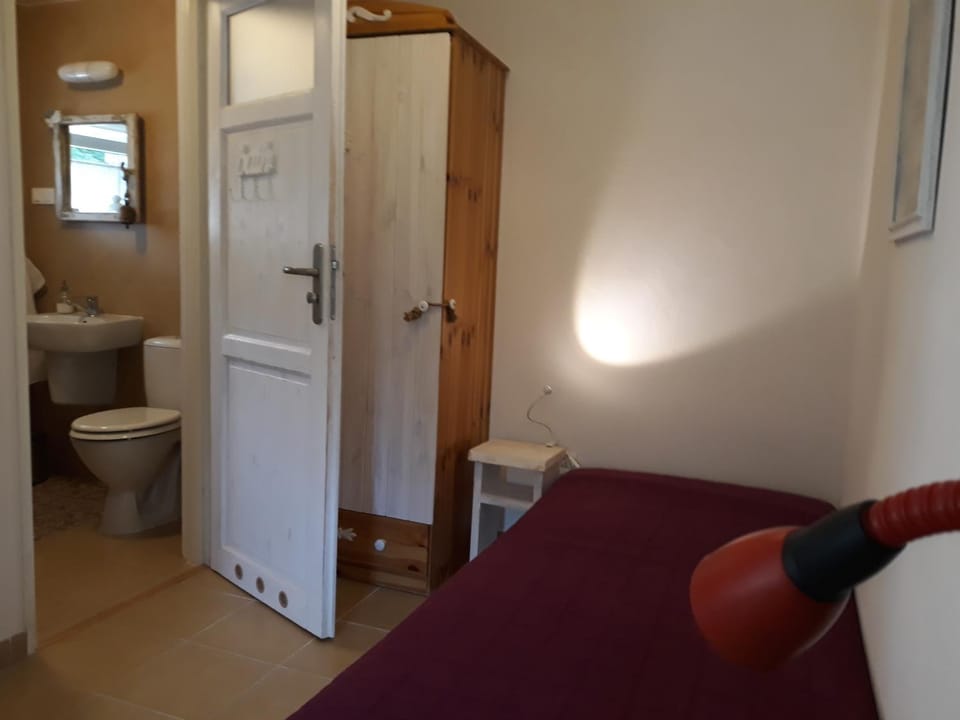 Bathroom, Photo of the whole room