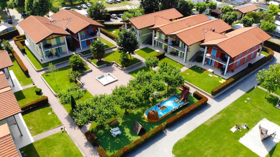 Spring, Day, Bird's eye view, Garden, View (from property/room), On site, Garden view