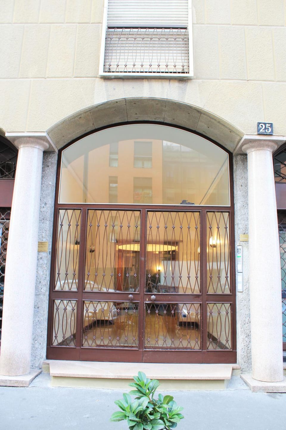 Facade/entrance