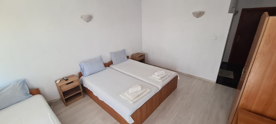 Sineva Guest House Bed and Breakfast in Burgas Province