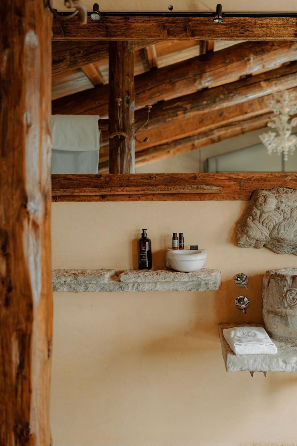 Bathroom, towels