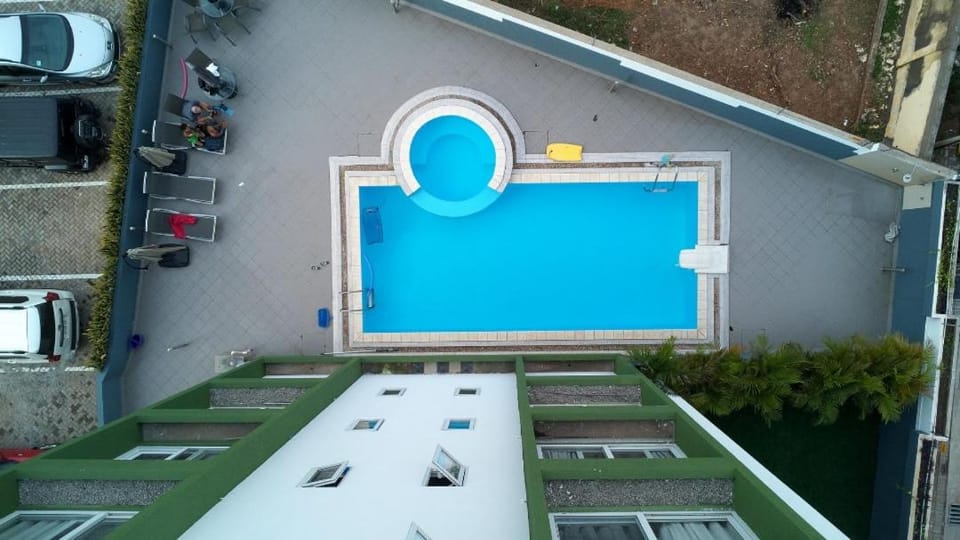 Bird's eye view, Swimming pool, sunbed