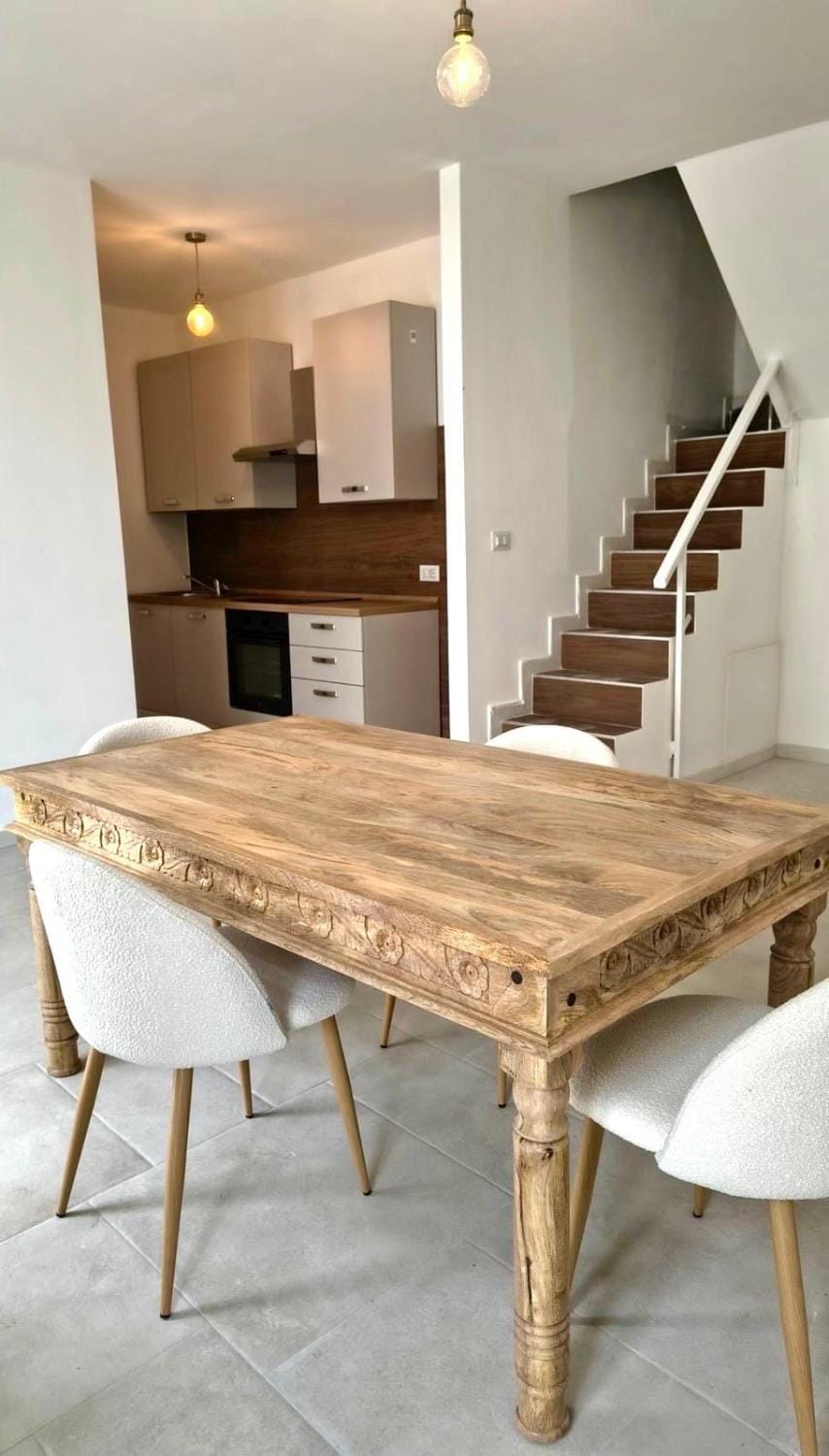 Dining area, Lunch, kitchen