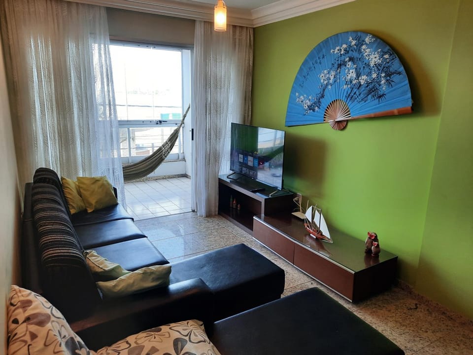 Apartamento BEIRA MAR VISTA TOTAL - SENSAÇÃO DE CASA TÉRREA A BEIRA MAR - COZINHA EQUIPADA -AIR FRYER -ÁREA DE CHURRASCO PRIVATIVA- TVS SMART- DISNEY PLUS E OUTROS-PRAIA IDEAL PARA CRIANÇAS-ROUPA DE CAMA PARA 2 X CASAIS -KIT PRAIA 4 PESSOAS Apartment in Guarapari