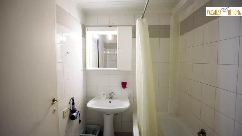 Bathroom, Bath