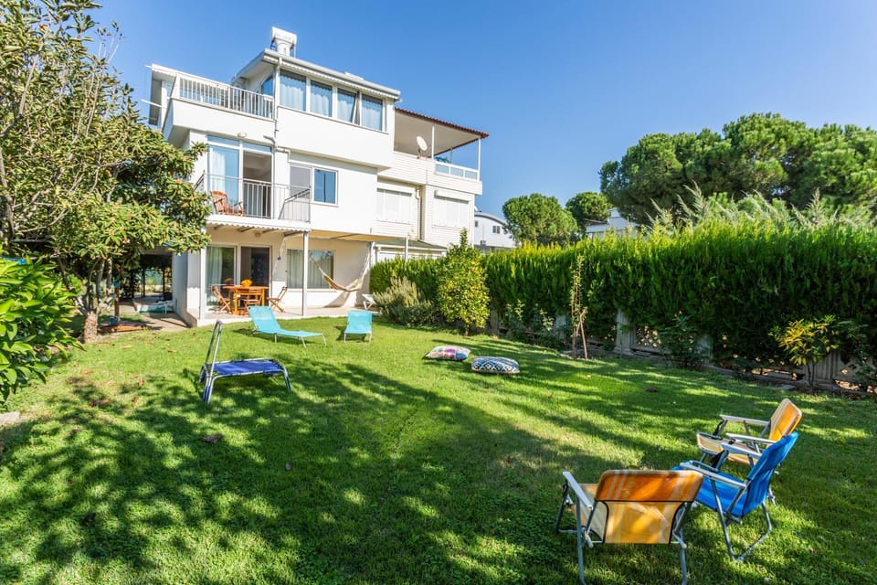 Property building, Garden