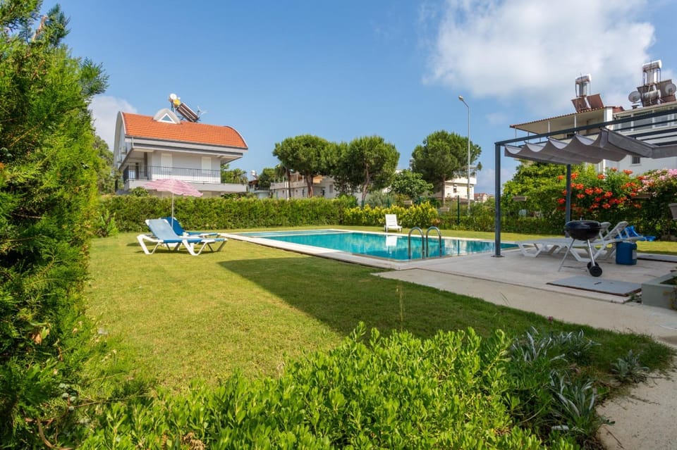 Swimming pool, Swimming pool