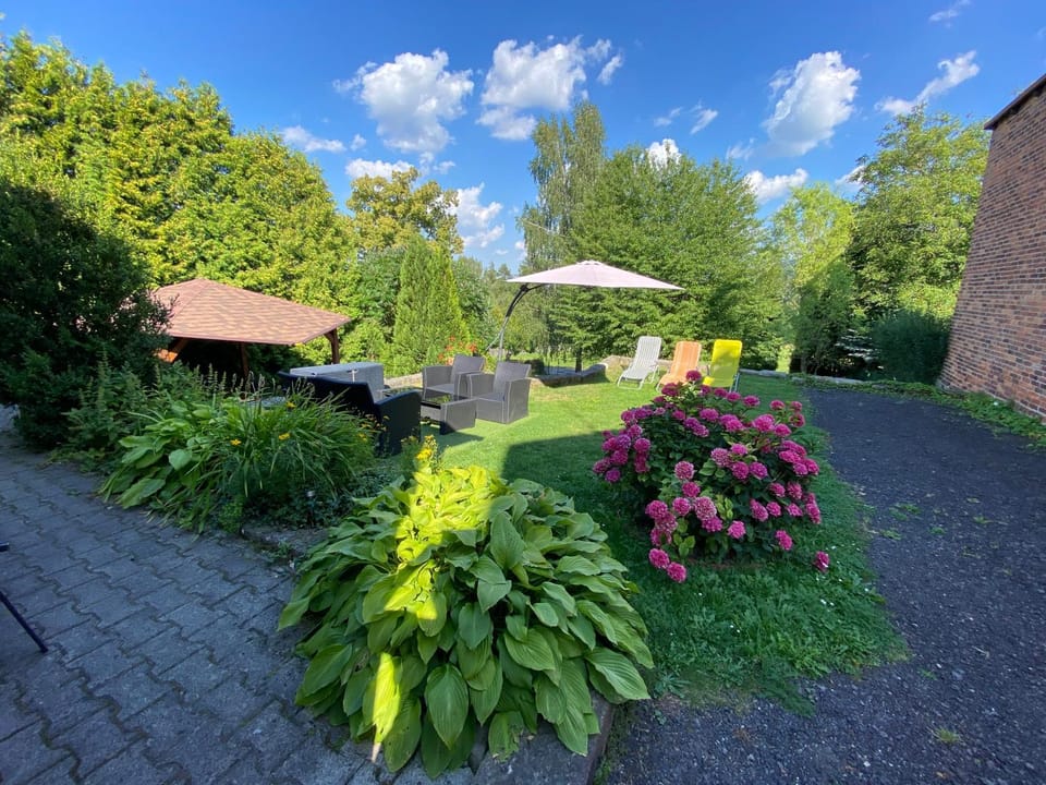 Garden view, Parking