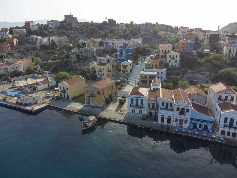 Property building, Nearby landmark, Day, Neighbourhood, Natural landscape, Bird's eye view, City view, Sea view, Location