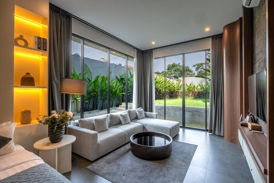 Living room, Garden view