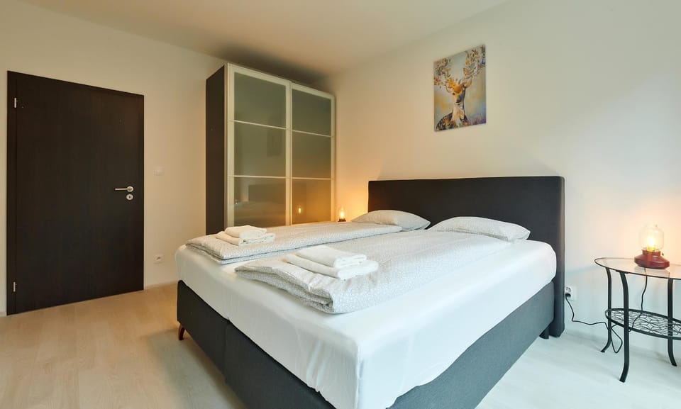 Bed, Bedroom, wardrobe