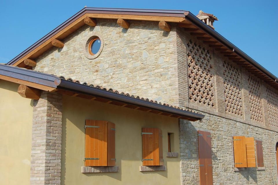 Facade/entrance, Decorative detail