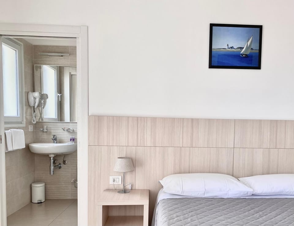 Bed, Bathroom, Bedroom