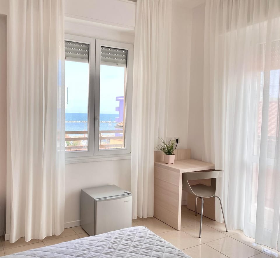 Bed, Photo of the whole room, Bedroom, Sea view