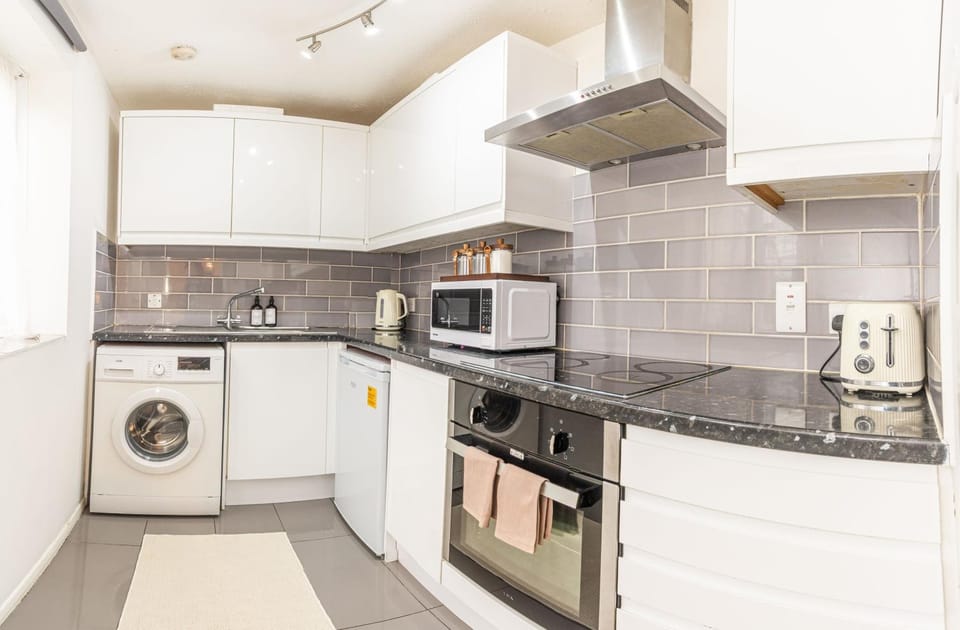 Wembley Studio, Free Parking Near Stadium & Tubes Apartment in Wembley