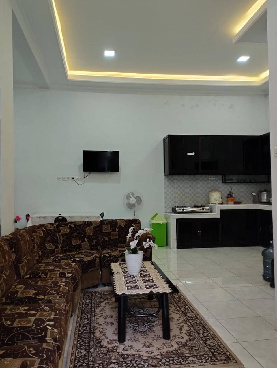 Kitchen or kitchenette, Living room