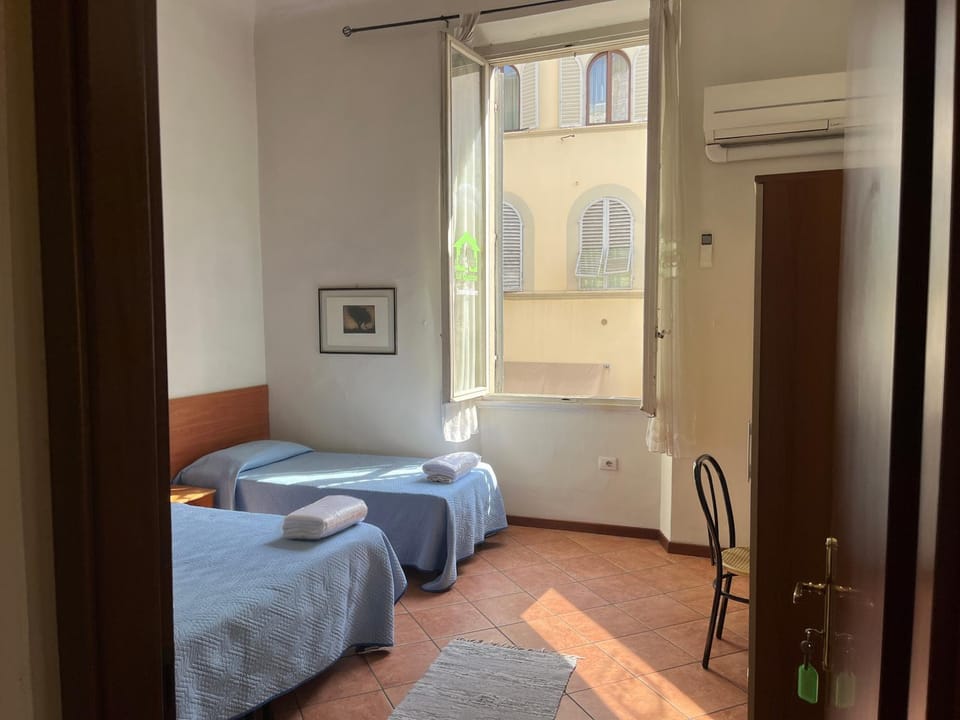 Bed, Photo of the whole room, Bedroom, air conditioner
