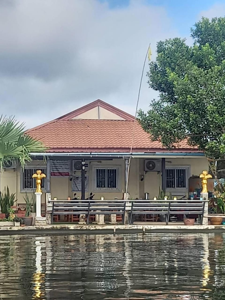 Baan Dongsak River view Bed and Breakfast in Thailand
