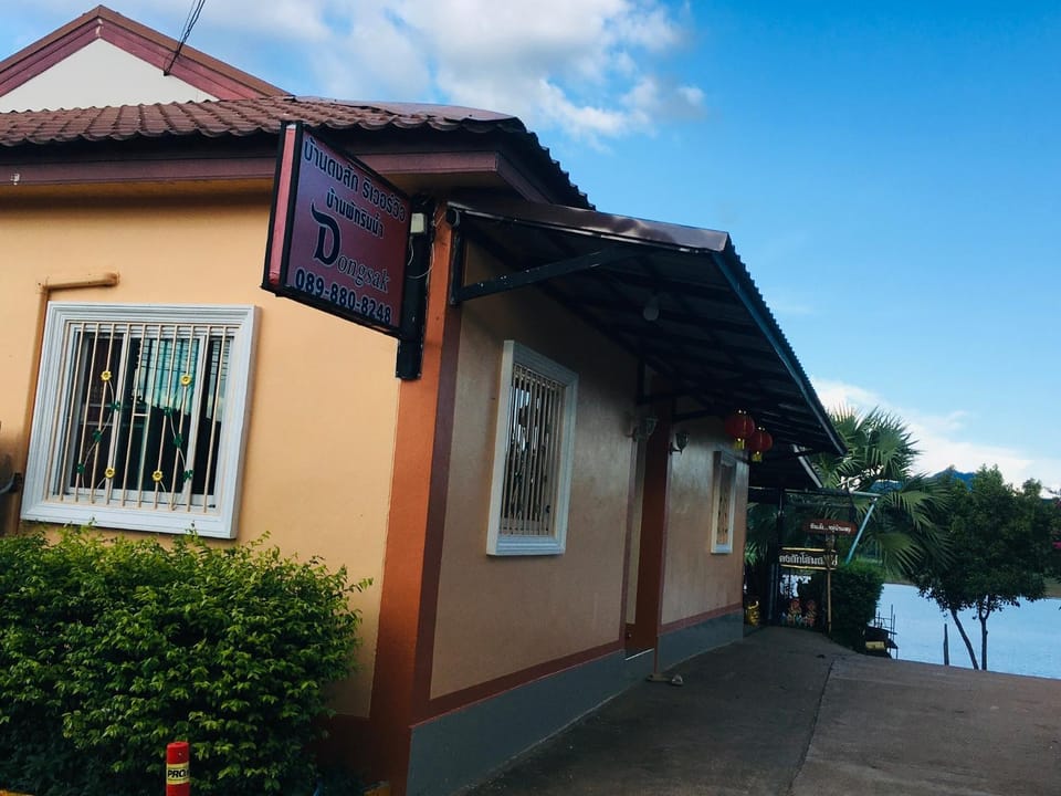 Baan Dongsak River view Bed and Breakfast in Thailand