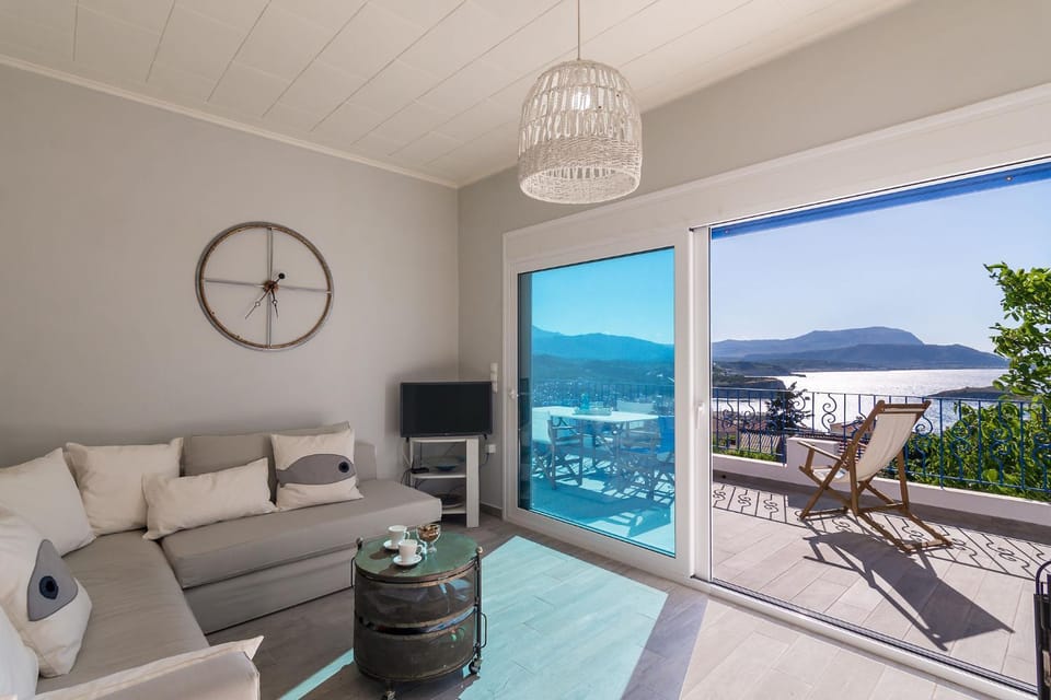 Balcony/Terrace, Living room, Seating area, City view, Sea view