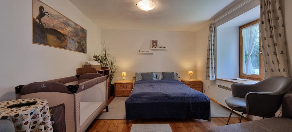 Bed, Living room, Bedroom, cot