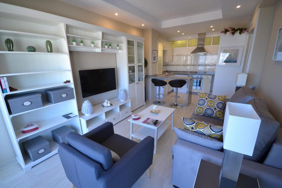 Living room, Lounge or bar, Seating area, Dining area