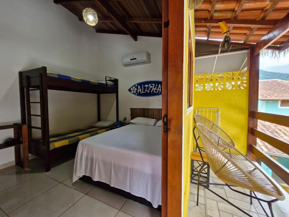 A Ver o Mar Beach House Bed and Breakfast in Caraguatatuba