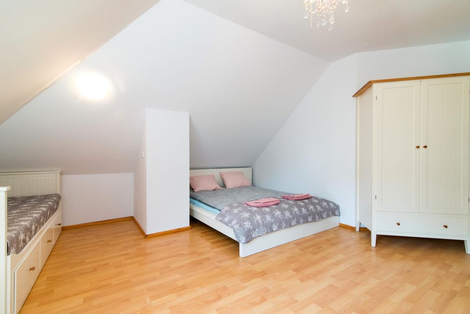 Bed, Photo of the whole room, Bedroom, wardrobe