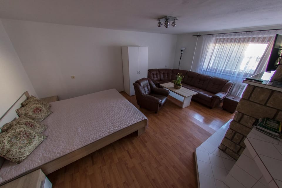 Living room, Photo of the whole room, Seating area