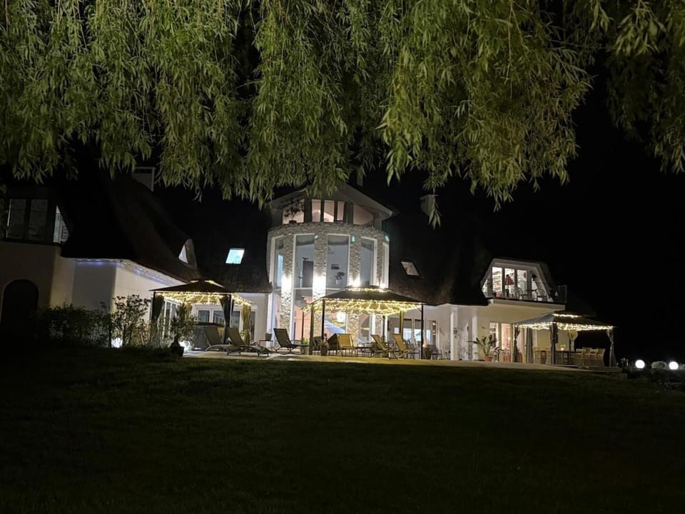 Strzecha Chopina - Dom i półwysep tylko dla Ciebie Villa in Masovian Voivodeship
