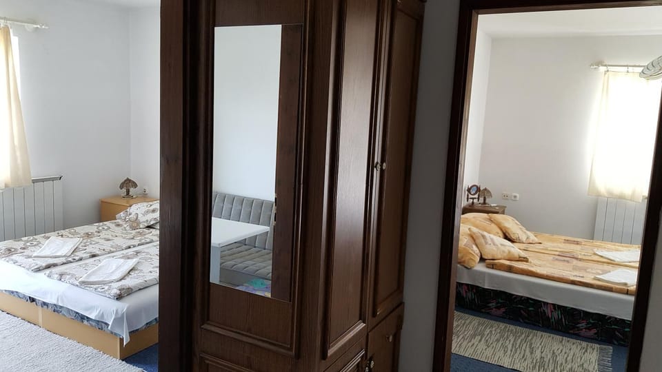 Vili Apartmanház Bed and Breakfast in Hungary