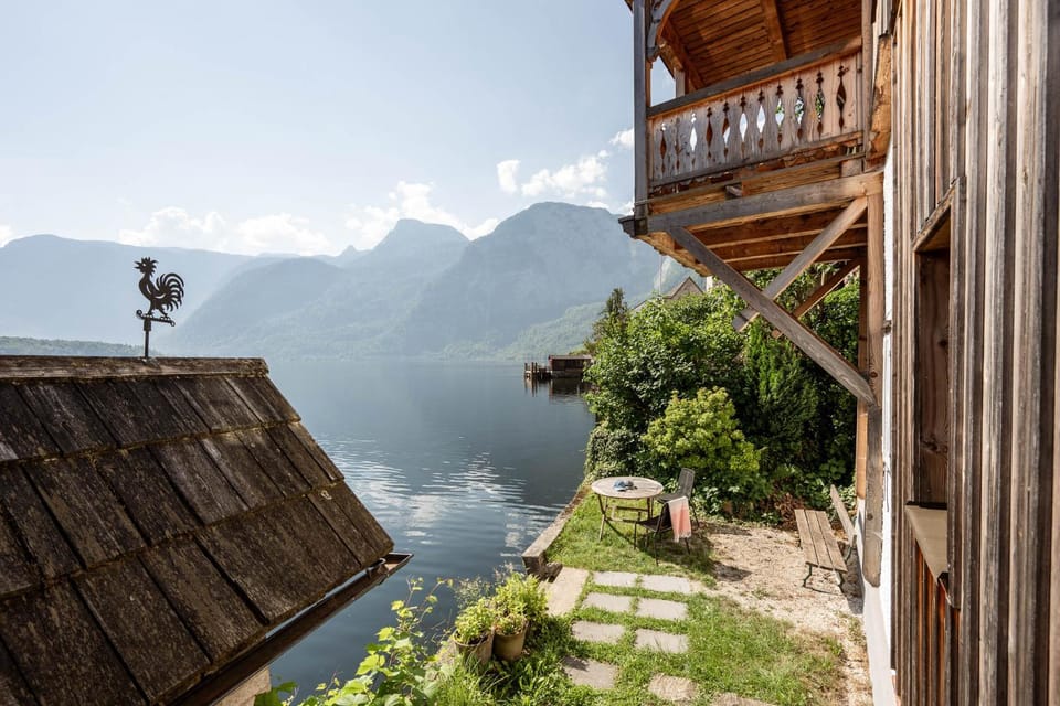 Property building, Balcony/Terrace, Lake view, Mountain view