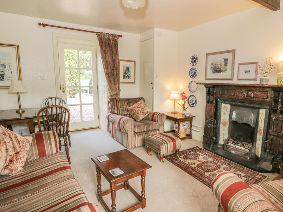 Near Bank Cottage House in Scotland