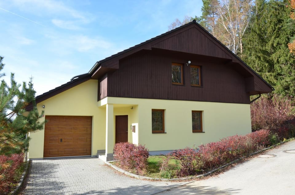 Property building, Facade/entrance, Skiing, Hiking, Cycling
